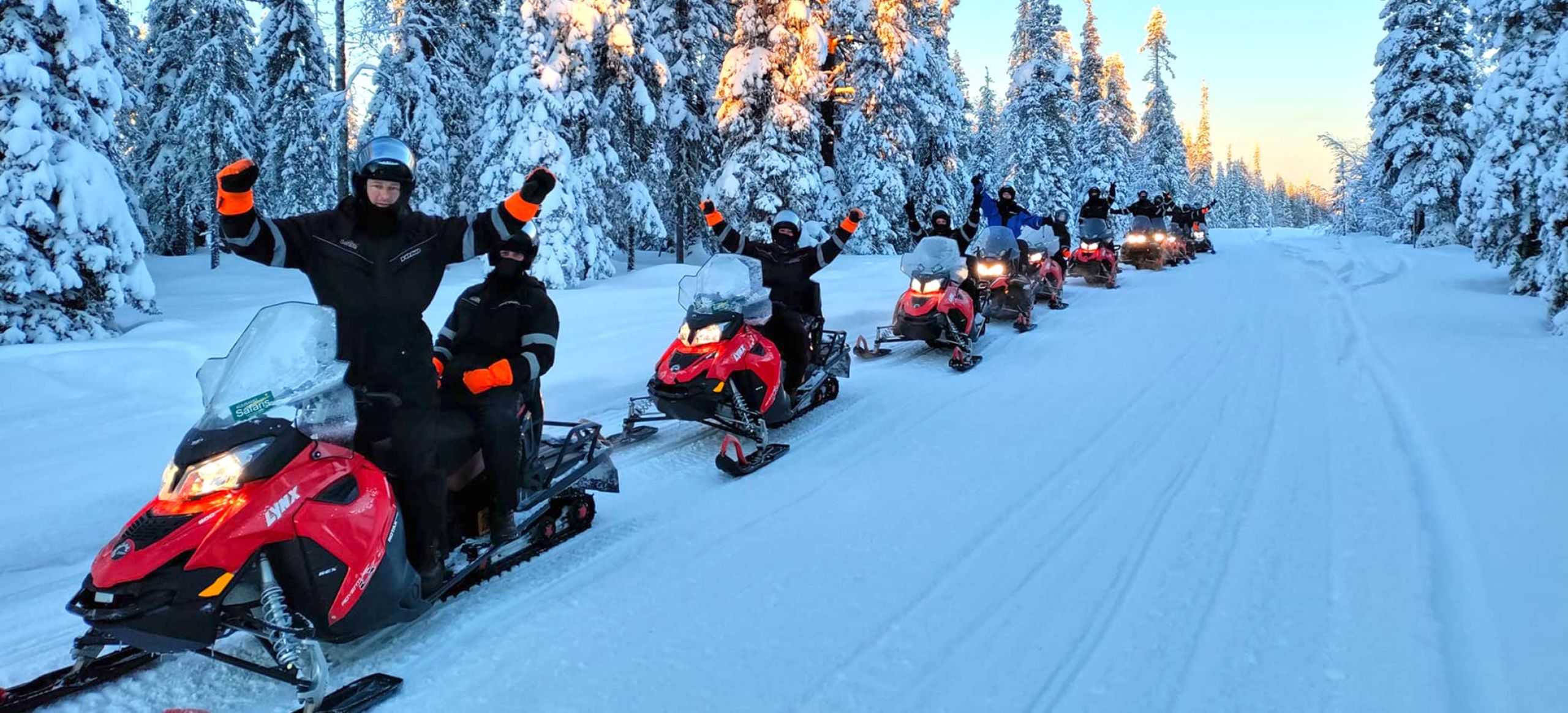 Moottorikelkkasafarit